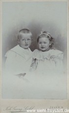 WV-Nr. 1007, Junge Geschwister, um 1900, Fotografie, 6,2 cm x 10,2 cm, Privatbesitz