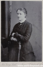 WV-Nr. 1014, Junge Dame, um 1900, Fotografie, 10,7 cm x 16,5 cm, Privatbesitz